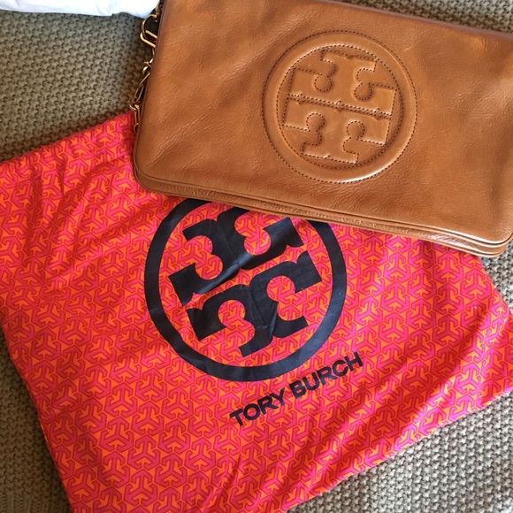 Tory Burch Handbags - Tory Burch Bombe Reva Clutch